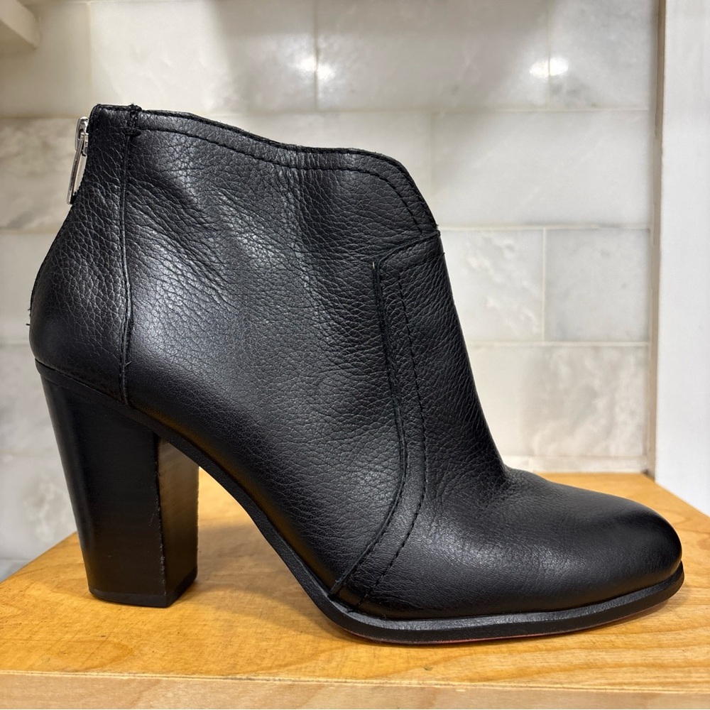 Vince Camuto Fralina Leather Block Heel Booties Womens Size 8.5 Black VC-FRALINA